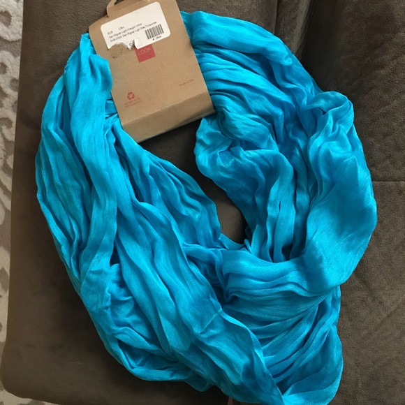 Infinity Scarf Turquoise - Picture 2 of 2